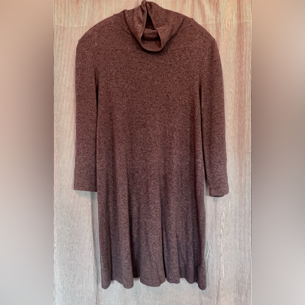 American Eagle Outfitters dress. Good condition, ready to make another lady hot.